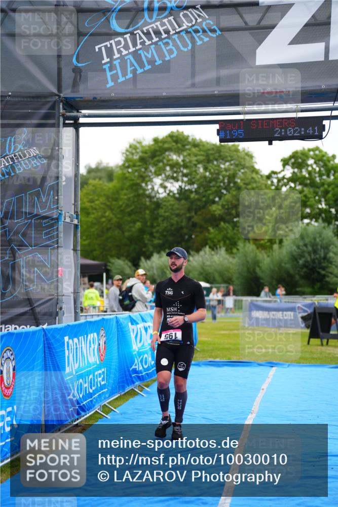 30.08.2026 - Elbe Triathlon Hamburg LAZAROV Photography http://msf.ph/oto/10030010 30.08.2026 10:02:41 Ziel 195 meine-sportfotos.de