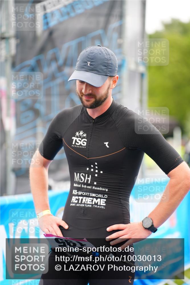 30.08.2026 - Elbe Triathlon Hamburg LAZAROV Photography http://msf.ph/oto/10030013 30.08.2026 10:02:46 Ziel  meine-sportfotos.de