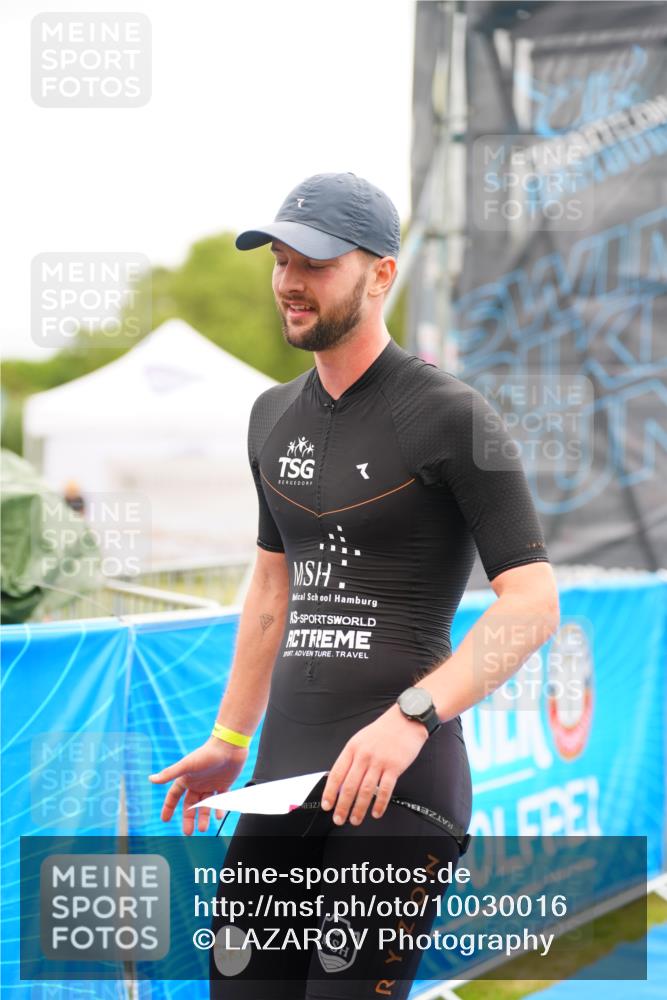 30.08.2026 - Elbe Triathlon Hamburg LAZAROV Photography http://msf.ph/oto/10030016 30.08.2026 10:02:48 Ziel  meine-sportfotos.de
