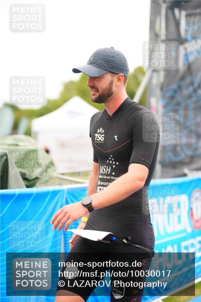 30.08.2026 - Elbe Triathlon Hamburg LAZAROV Photography http://msf.ph/oto/10030017 30.08.2026 10:02:48 Ziel  meine-sportfotos.de