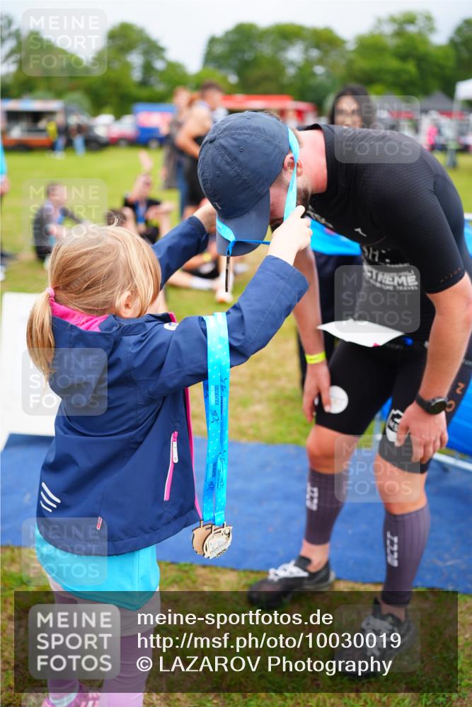 30.08.2026 - Elbe Triathlon Hamburg LAZAROV Photography http://msf.ph/oto/10030019 30.08.2026 10:02:54 Ziel  meine-sportfotos.de