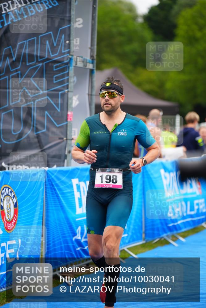 30.08.2026 - Elbe Triathlon Hamburg LAZAROV Photography http://msf.ph/oto/10030041 30.08.2026 10:04:21 Ziel 198 meine-sportfotos.de