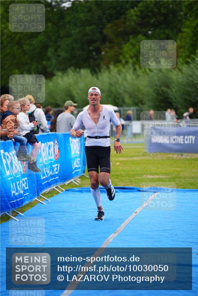 30.08.2026 - Elbe Triathlon Hamburg LAZAROV Photography http://msf.ph/oto/10030050 30.08.2026 10:05:10 Ziel 188 meine-sportfotos.de