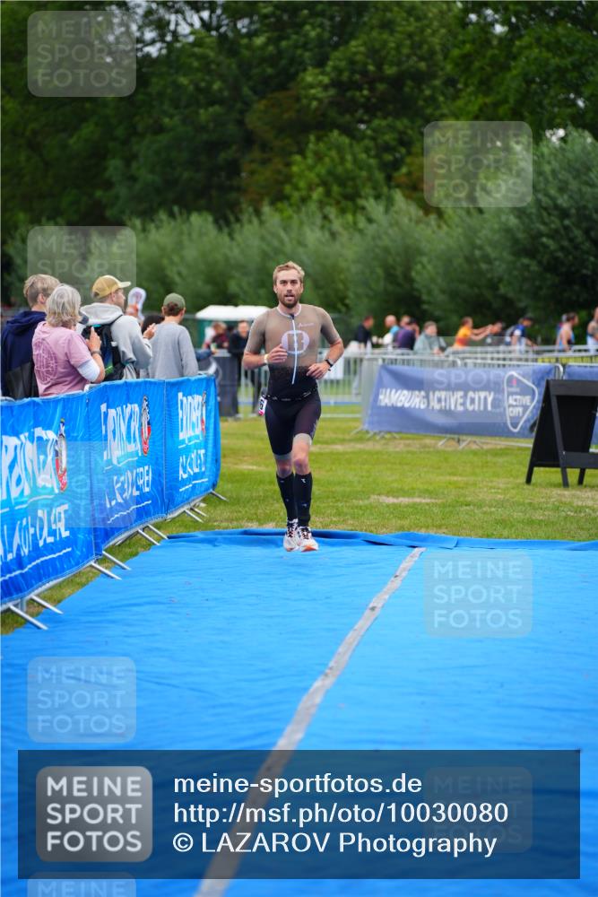 30.08.2026 - Elbe Triathlon Hamburg LAZAROV Photography http://msf.ph/oto/10030080 30.08.2026 10:06:14 Ziel 216 meine-sportfotos.de
