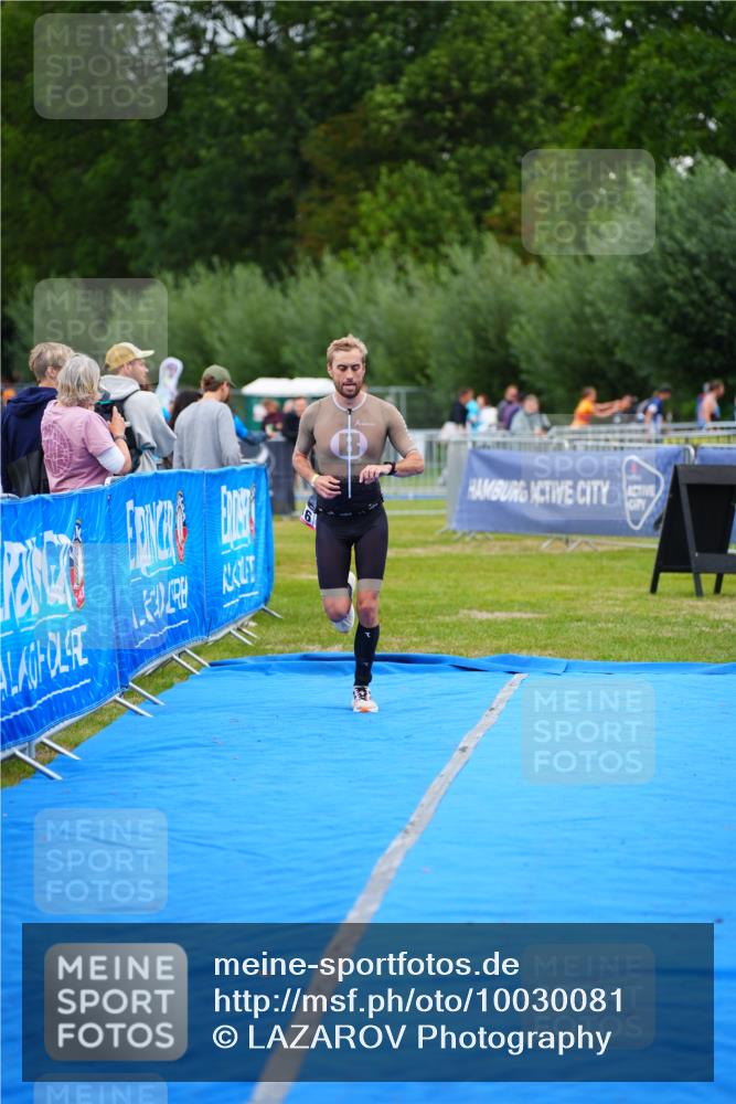 30.08.2026 - Elbe Triathlon Hamburg LAZAROV Photography http://msf.ph/oto/10030081 30.08.2026 10:06:15 Ziel 216 meine-sportfotos.de