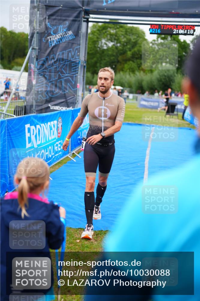 30.08.2026 - Elbe Triathlon Hamburg LAZAROV Photography http://msf.ph/oto/10030088 30.08.2026 10:06:19 Ziel 216 meine-sportfotos.de