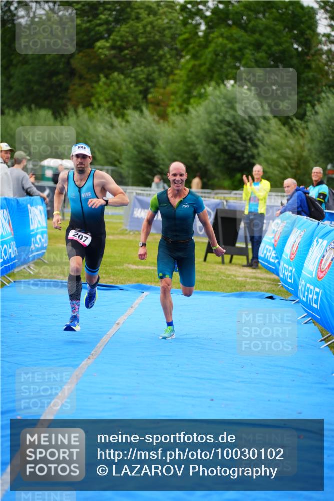 30.08.2026 - Elbe Triathlon Hamburg LAZAROV Photography http://msf.ph/oto/10030102 30.08.2026 10:07:25 Ziel 199, 207 meine-sportfotos.de
