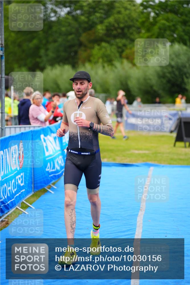 30.08.2026 - Elbe Triathlon Hamburg LAZAROV Photography http://msf.ph/oto/10030156 30.08.2026 10:08:44 Ziel 182, 197, 219 meine-sportfotos.de