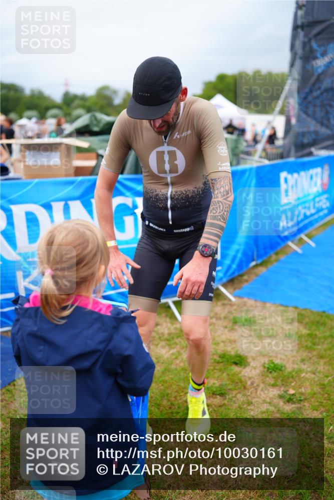 30.08.2026 - Elbe Triathlon Hamburg LAZAROV Photography http://msf.ph/oto/10030161 30.08.2026 10:08:48 Ziel 182, 197 meine-sportfotos.de