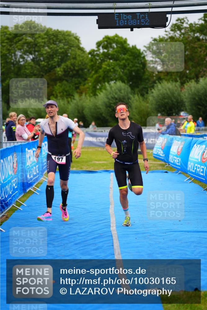 30.08.2026 - Elbe Triathlon Hamburg LAZAROV Photography http://msf.ph/oto/10030165 30.08.2026 10:08:52 Ziel 182, 197 meine-sportfotos.de