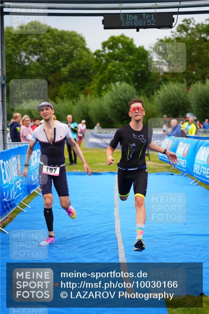 30.08.2026 - Elbe Triathlon Hamburg LAZAROV Photography http://msf.ph/oto/10030166 30.08.2026 10:08:52 Ziel 182, 197 meine-sportfotos.de