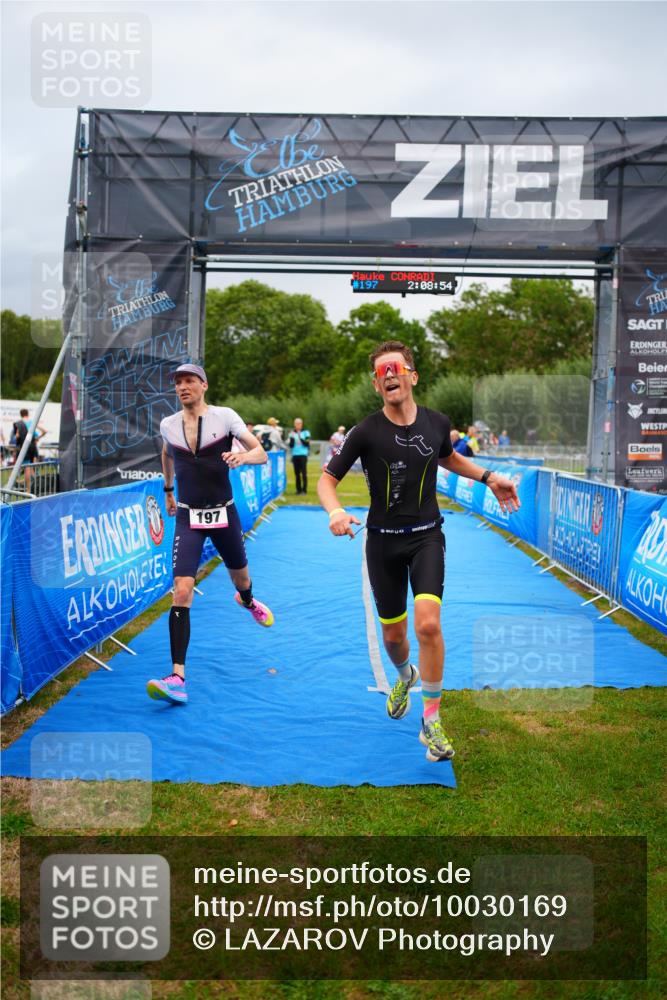 30.08.2026 - Elbe Triathlon Hamburg LAZAROV Photography http://msf.ph/oto/10030169 30.08.2026 10:08:53 Ziel 182, 197 meine-sportfotos.de