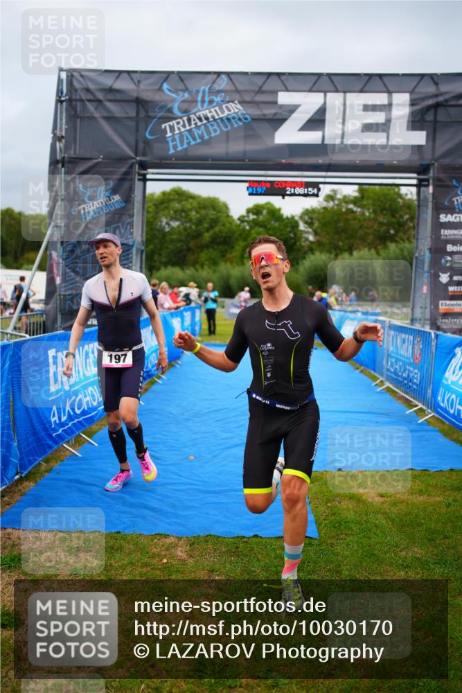 30.08.2026 - Elbe Triathlon Hamburg LAZAROV Photography http://msf.ph/oto/10030170 30.08.2026 10:08:53 Ziel 182, 197 meine-sportfotos.de