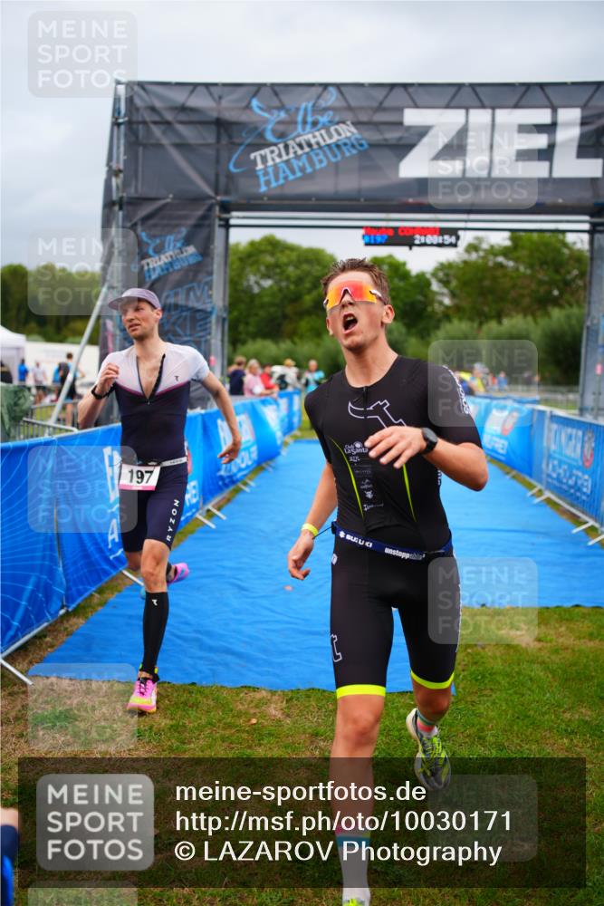 30.08.2026 - Elbe Triathlon Hamburg LAZAROV Photography http://msf.ph/oto/10030171 30.08.2026 10:08:53 Ziel 182, 197 meine-sportfotos.de