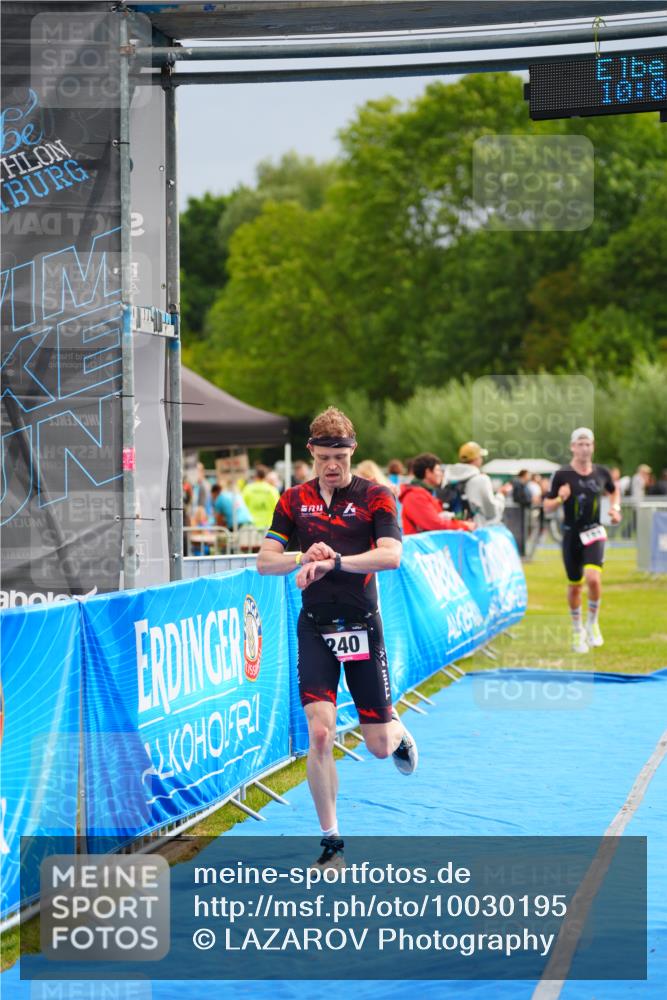 30.08.2026 - Elbe Triathlon Hamburg LAZAROV Photography http://msf.ph/oto/10030195 30.08.2026 10:10:00 Ziel 181, 240 meine-sportfotos.de