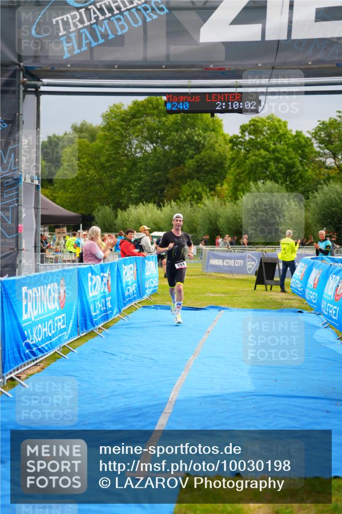 30.08.2026 - Elbe Triathlon Hamburg LAZAROV Photography http://msf.ph/oto/10030198 30.08.2026 10:10:02 Ziel 181, 240 meine-sportfotos.de