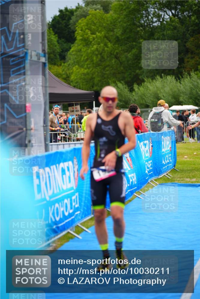30.08.2026 - Elbe Triathlon Hamburg LAZAROV Photography http://msf.ph/oto/10030211 30.08.2026 10:10:34 Ziel 193, 221 meine-sportfotos.de