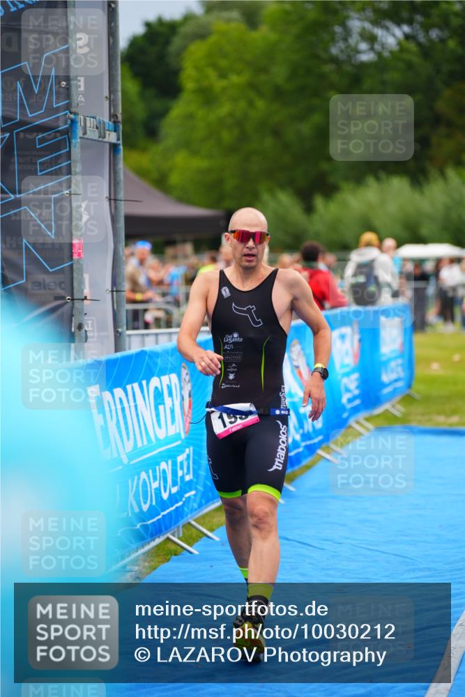 30.08.2026 - Elbe Triathlon Hamburg LAZAROV Photography http://msf.ph/oto/10030212 30.08.2026 10:10:34 Ziel 193, 221 meine-sportfotos.de