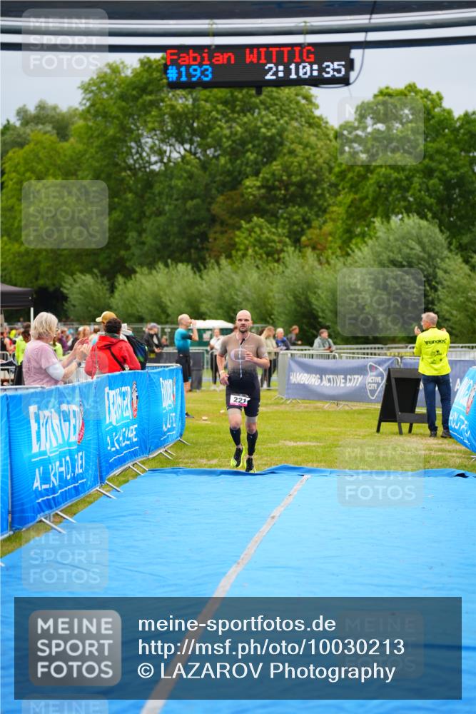30.08.2026 - Elbe Triathlon Hamburg LAZAROV Photography http://msf.ph/oto/10030213 30.08.2026 10:10:35 Ziel 193, 221 meine-sportfotos.de