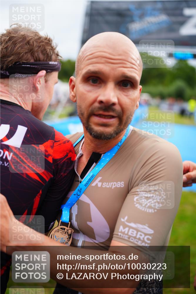 30.08.2026 - Elbe Triathlon Hamburg LAZAROV Photography http://msf.ph/oto/10030223 30.08.2026 10:10:49 Ziel  meine-sportfotos.de