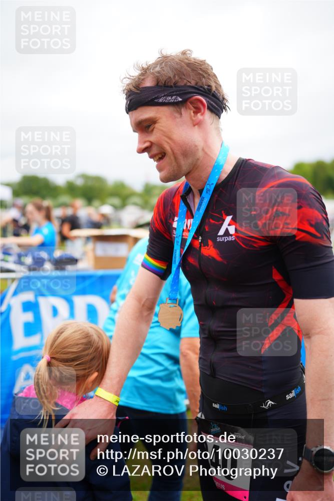 30.08.2026 - Elbe Triathlon Hamburg LAZAROV Photography http://msf.ph/oto/10030237 30.08.2026 10:10:59 Ziel  meine-sportfotos.de