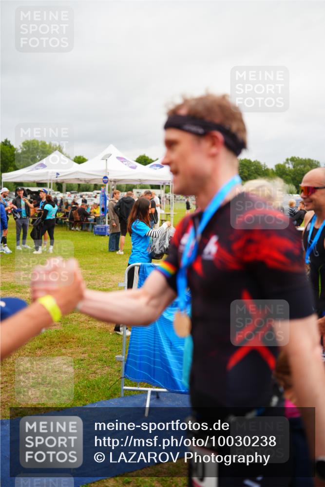 30.08.2026 - Elbe Triathlon Hamburg LAZAROV Photography http://msf.ph/oto/10030238 30.08.2026 10:11:01 Ziel  meine-sportfotos.de