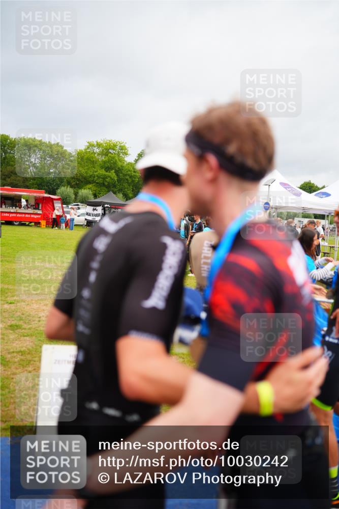 30.08.2026 - Elbe Triathlon Hamburg LAZAROV Photography http://msf.ph/oto/10030242 30.08.2026 10:11:02 Ziel  meine-sportfotos.de