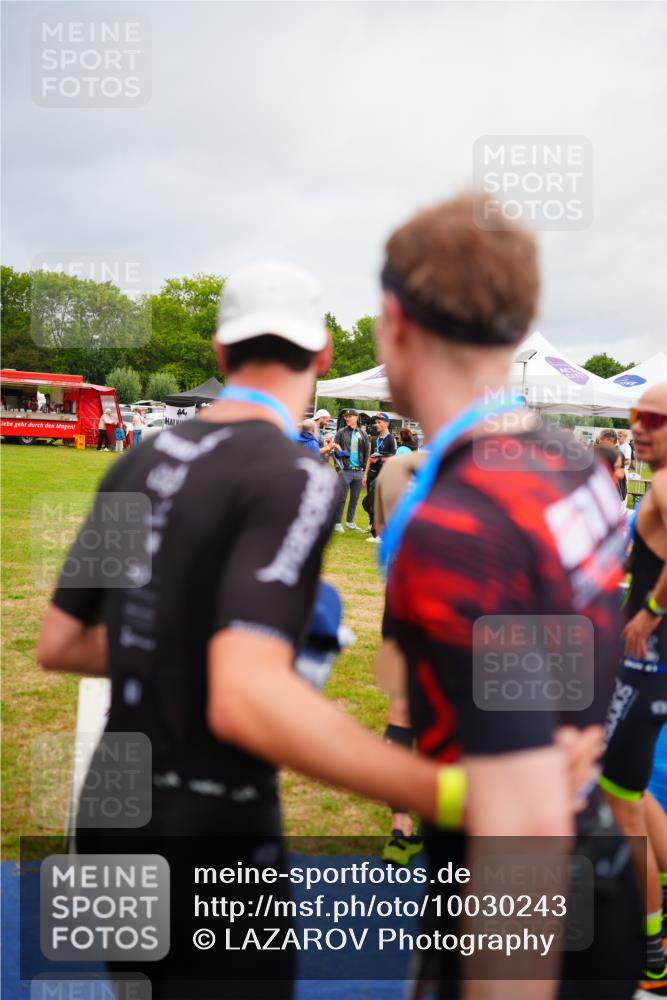 30.08.2026 - Elbe Triathlon Hamburg LAZAROV Photography http://msf.ph/oto/10030243 30.08.2026 10:11:03 Ziel  meine-sportfotos.de