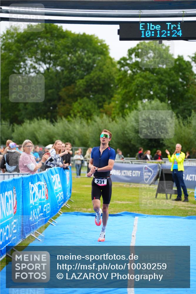 30.08.2026 - Elbe Triathlon Hamburg LAZAROV Photography http://msf.ph/oto/10030259 30.08.2026 10:12:25 Ziel 231 meine-sportfotos.de