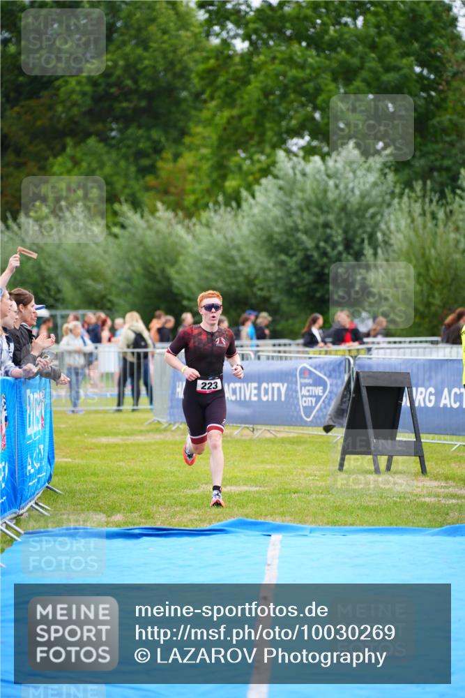 30.08.2026 - Elbe Triathlon Hamburg LAZAROV Photography http://msf.ph/oto/10030269 30.08.2026 10:12:50 Ziel 223 meine-sportfotos.de