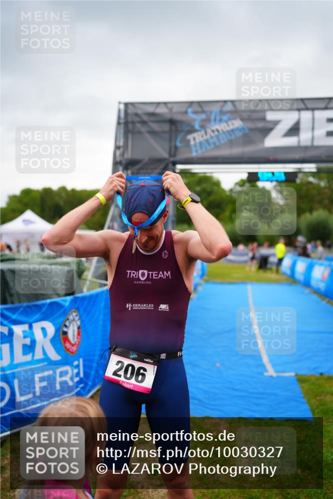 30.08.2026 - Elbe Triathlon Hamburg LAZAROV Photography http://msf.ph/oto/10030327 30.08.2026 10:14:20 Ziel  meine-sportfotos.de