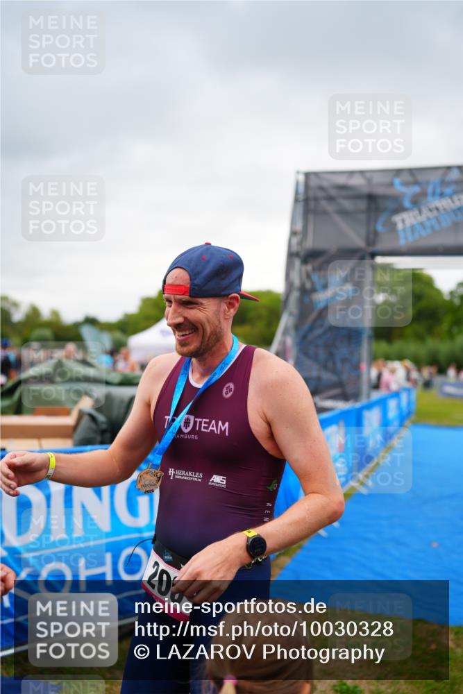 30.08.2026 - Elbe Triathlon Hamburg LAZAROV Photography http://msf.ph/oto/10030328 30.08.2026 10:14:21 Ziel  meine-sportfotos.de