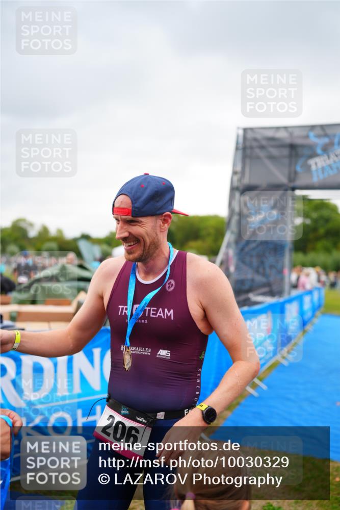 30.08.2026 - Elbe Triathlon Hamburg LAZAROV Photography http://msf.ph/oto/10030329 30.08.2026 10:14:21 Ziel  meine-sportfotos.de
