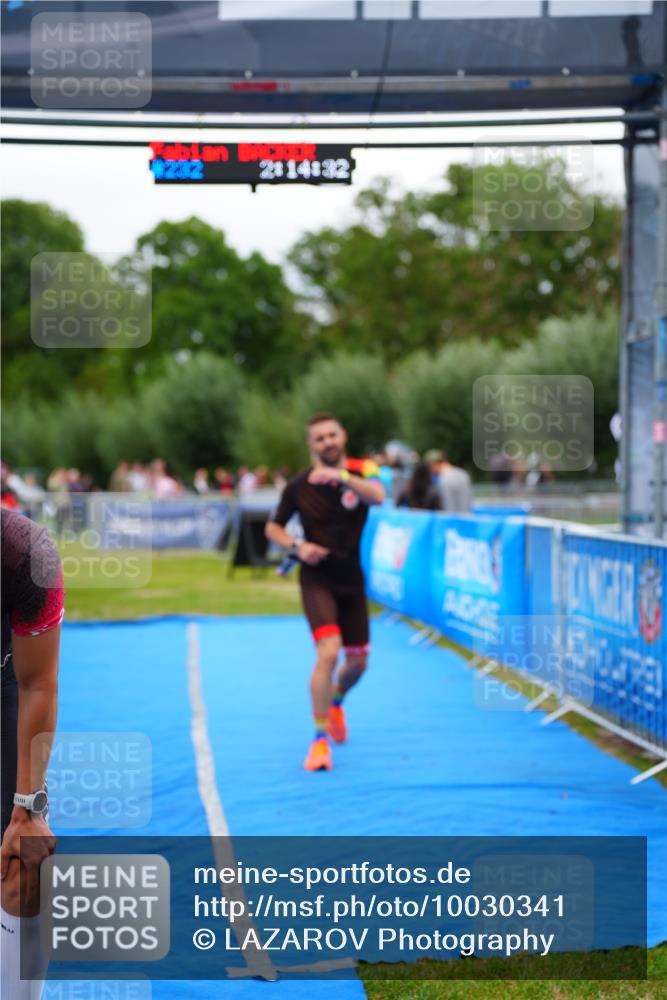 30.08.2026 - Elbe Triathlon Hamburg LAZAROV Photography http://msf.ph/oto/10030341 30.08.2026 10:14:37 Ziel 238 meine-sportfotos.de