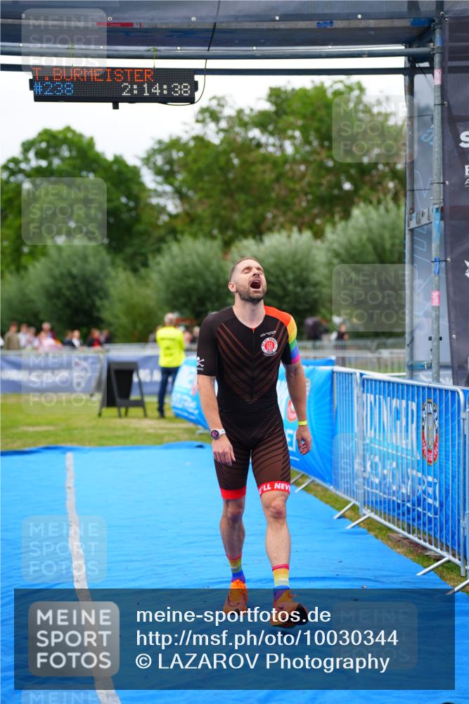 30.08.2026 - Elbe Triathlon Hamburg LAZAROV Photography http://msf.ph/oto/10030344 30.08.2026 10:14:38 Ziel 238 meine-sportfotos.de