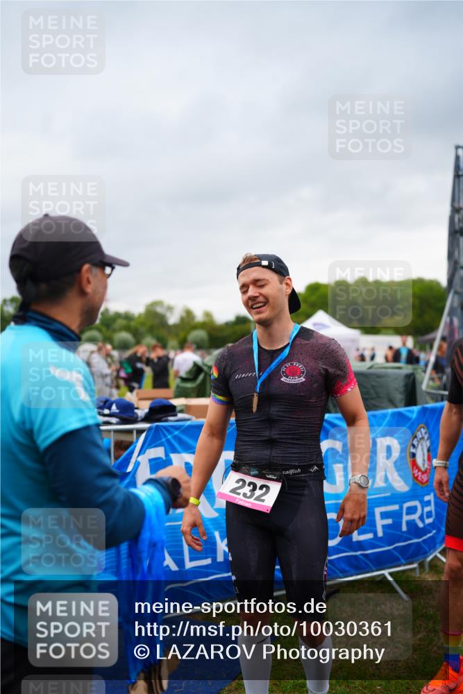 30.08.2026 - Elbe Triathlon Hamburg LAZAROV Photography http://msf.ph/oto/10030361 30.08.2026 10:14:51 Ziel  meine-sportfotos.de