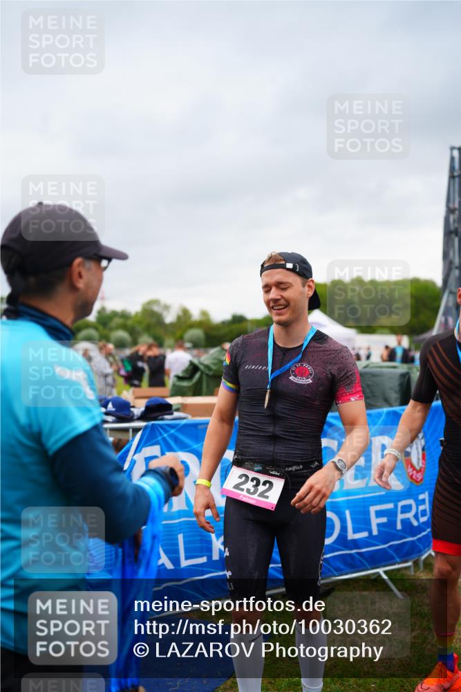 30.08.2026 - Elbe Triathlon Hamburg LAZAROV Photography http://msf.ph/oto/10030362 30.08.2026 10:14:52 Ziel  meine-sportfotos.de