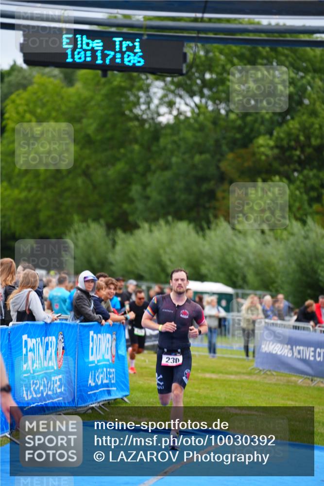 30.08.2026 - Elbe Triathlon Hamburg LAZAROV Photography http://msf.ph/oto/10030392 30.08.2026 10:17:07 Ziel 230, 309 meine-sportfotos.de