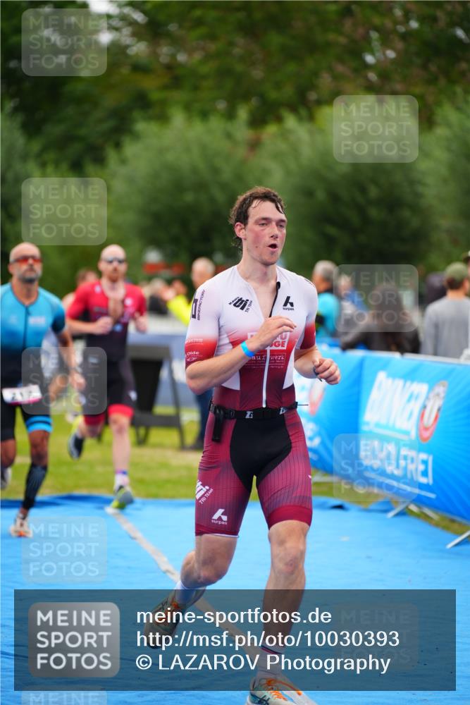 30.08.2026 - Elbe Triathlon Hamburg LAZAROV Photography http://msf.ph/oto/10030393 30.08.2026 10:17:25 Ziel 212, 308, 312 meine-sportfotos.de