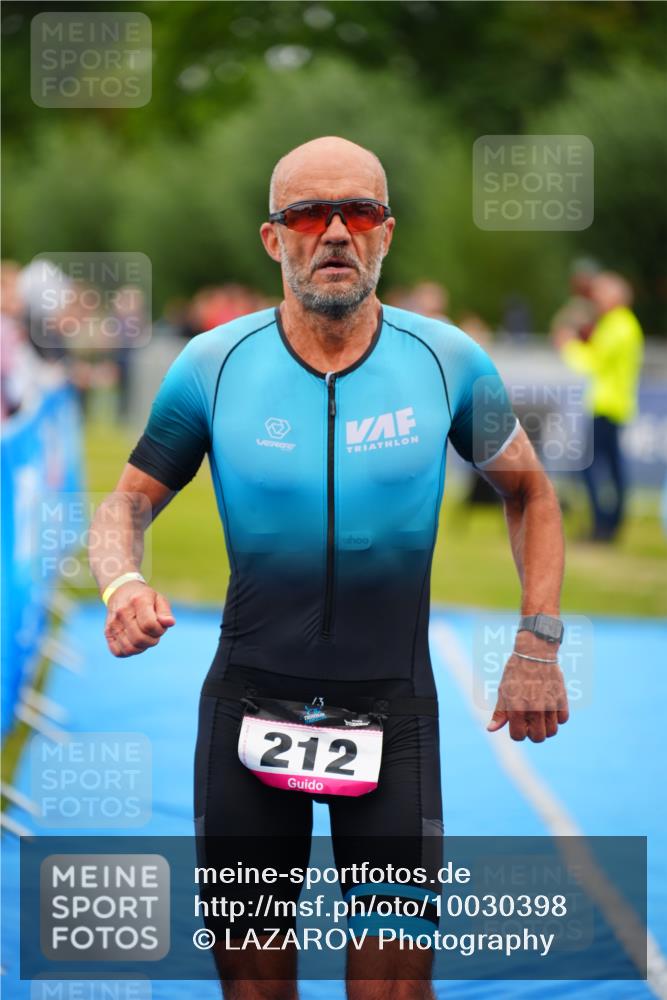 30.08.2026 - Elbe Triathlon Hamburg LAZAROV Photography http://msf.ph/oto/10030398 30.08.2026 10:17:28 Ziel 212, 308, 312 meine-sportfotos.de