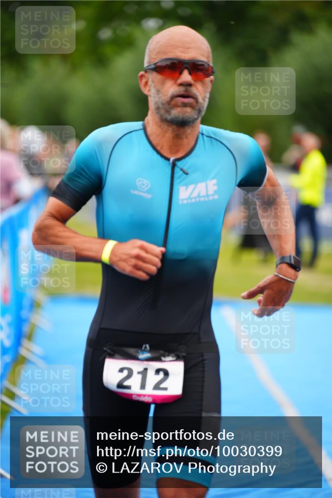 30.08.2026 - Elbe Triathlon Hamburg LAZAROV Photography http://msf.ph/oto/10030399 30.08.2026 10:17:28 Ziel 212, 308, 312 meine-sportfotos.de