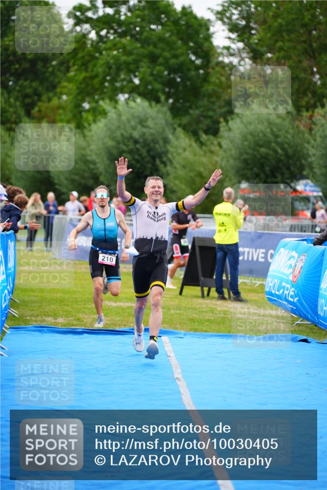30.08.2026 - Elbe Triathlon Hamburg LAZAROV Photography http://msf.ph/oto/10030405 30.08.2026 10:17:38 Ziel 210, 272 meine-sportfotos.de