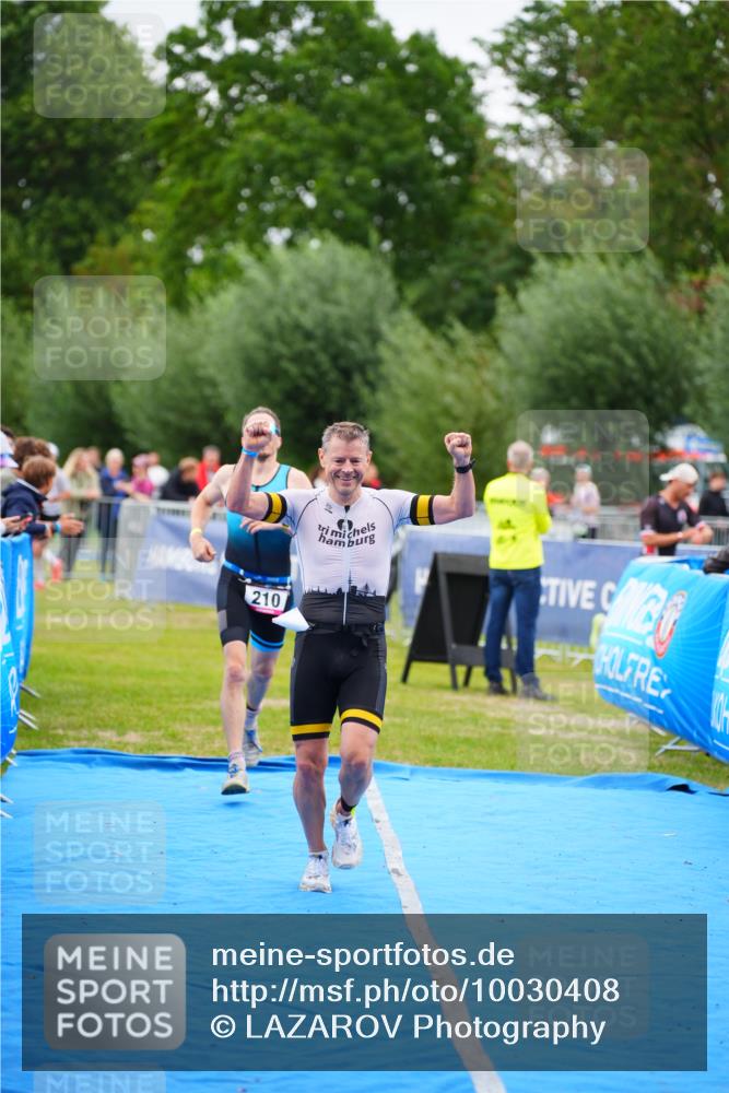 30.08.2026 - Elbe Triathlon Hamburg LAZAROV Photography http://msf.ph/oto/10030408 30.08.2026 10:17:38 Ziel 210, 272 meine-sportfotos.de