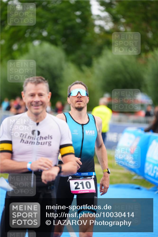 30.08.2026 - Elbe Triathlon Hamburg LAZAROV Photography http://msf.ph/oto/10030414 30.08.2026 10:17:41 Ziel 210, 272 meine-sportfotos.de