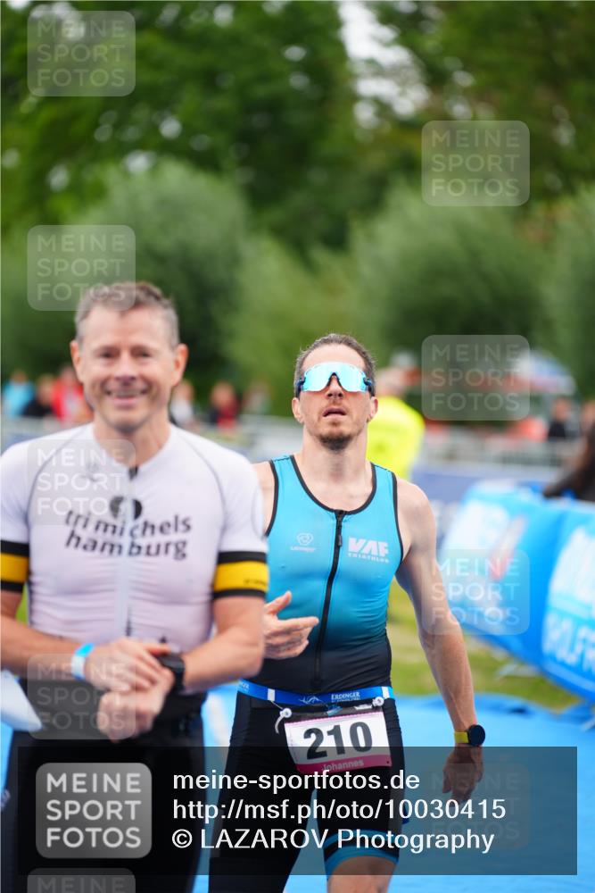 30.08.2026 - Elbe Triathlon Hamburg LAZAROV Photography http://msf.ph/oto/10030415 30.08.2026 10:17:41 Ziel 210, 272 meine-sportfotos.de