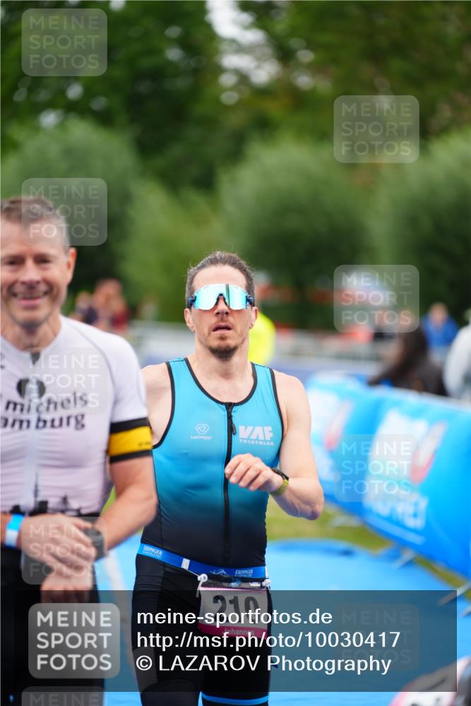 30.08.2026 - Elbe Triathlon Hamburg LAZAROV Photography http://msf.ph/oto/10030417 30.08.2026 10:17:42 Ziel 210, 272 meine-sportfotos.de