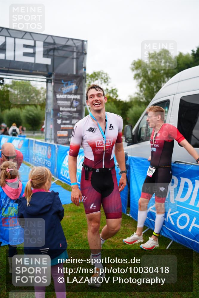 30.08.2026 - Elbe Triathlon Hamburg LAZAROV Photography http://msf.ph/oto/10030418 30.08.2026 10:17:44 Ziel 210 meine-sportfotos.de