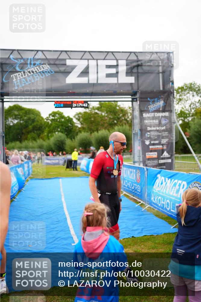 30.08.2026 - Elbe Triathlon Hamburg LAZAROV Photography http://msf.ph/oto/10030422 30.08.2026 10:17:47 Ziel  meine-sportfotos.de