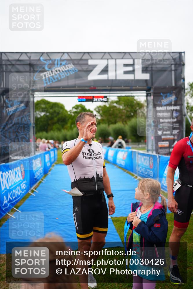 30.08.2026 - Elbe Triathlon Hamburg LAZAROV Photography http://msf.ph/oto/10030426 30.08.2026 10:17:51 Ziel  meine-sportfotos.de