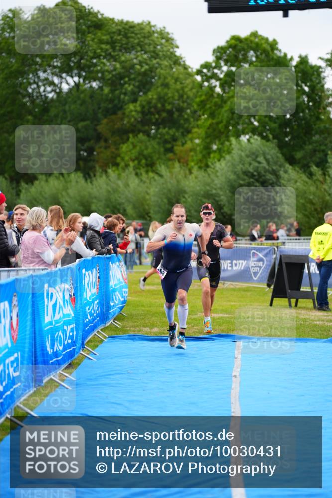 30.08.2026 - Elbe Triathlon Hamburg LAZAROV Photography http://msf.ph/oto/10030431 30.08.2026 10:18:04 Ziel 268, 411 meine-sportfotos.de